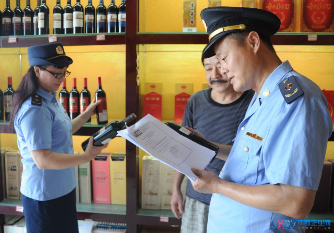 洪城工商:無(wú)中文標(biāo)識(shí)食品？嚴(yán)查!