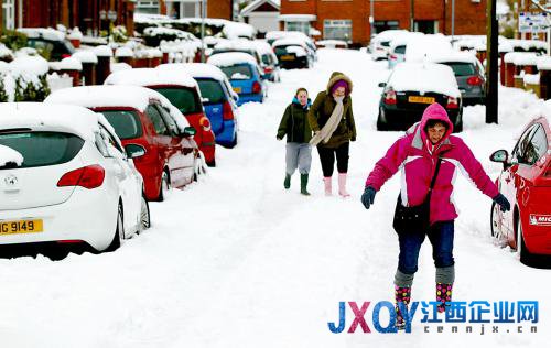 歐洲三月降罕見大雪 多國交通系統(tǒng)成重災(zāi)區(qū)(圖)