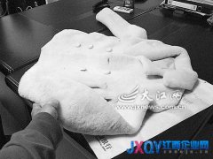 千元羊羔絨大衣干洗成&ldquo;童裝&rdquo;？[圖]