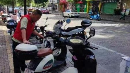 平安人壽贛州中支組織志愿者參加社區(qū)&ldquo;保文鞏衛(wèi)&rdquo;志愿者活動