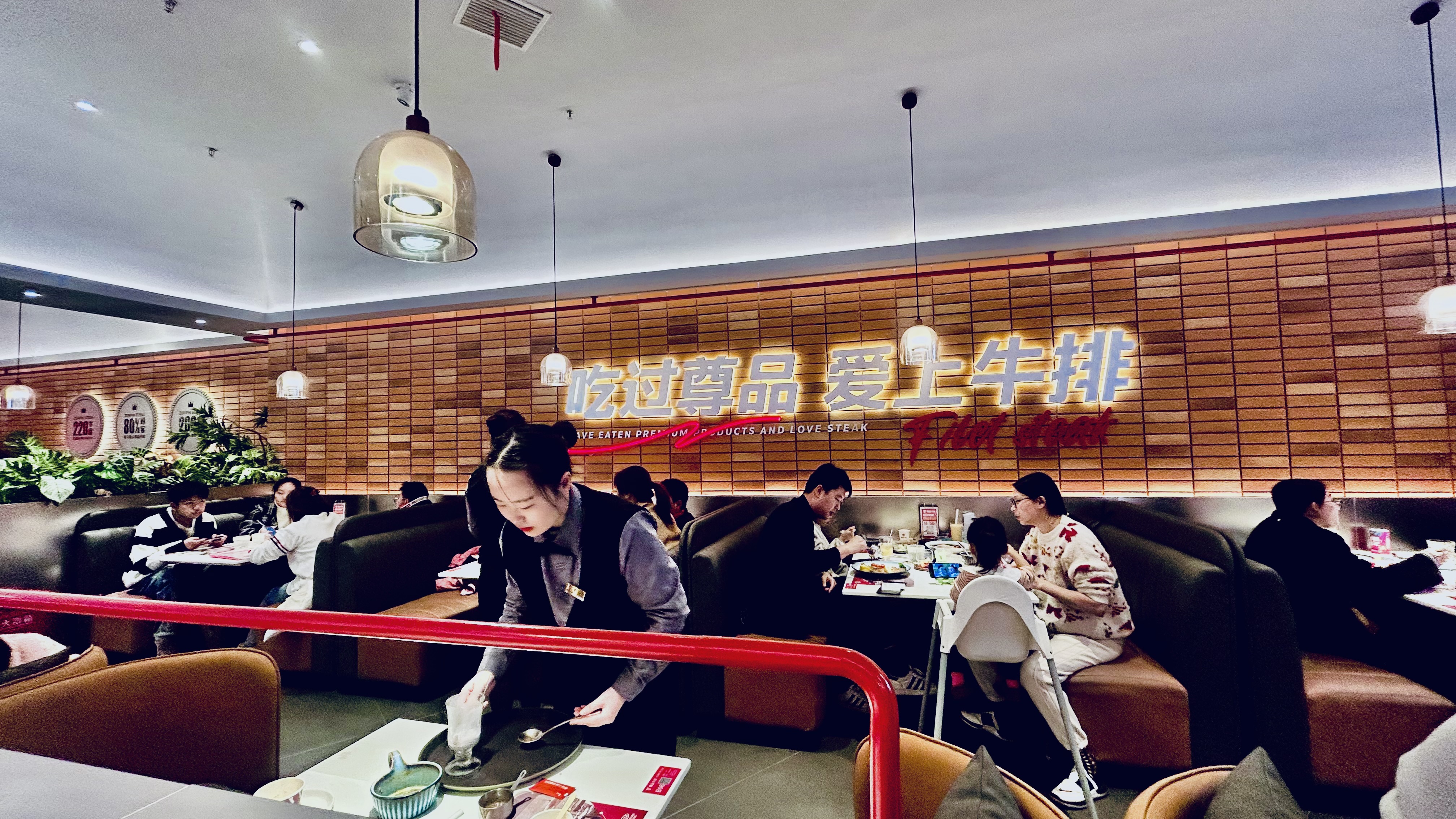 尊品牛排：品質(zhì)與服務(wù)并駕齊驅(qū)，打造全國(guó)連鎖知名品牌