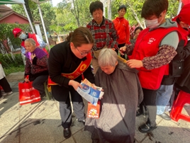 走深入實(shí)   中國人壽壽險(xiǎn)公司全面開展&ldquo;五進(jìn)入&rdquo;活動(dòng)